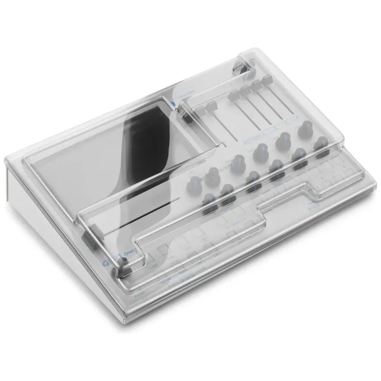 Tapa Decksaver puesta sobre el Tasty Chips GR-1, vista en tres cuartos