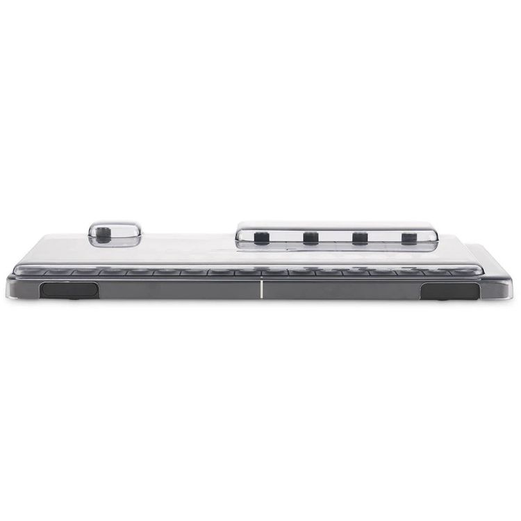 Perfil lateral de la tapa Decksaver sobre el Teenage Engineering OP-1, OP-1 Field y OP-XY