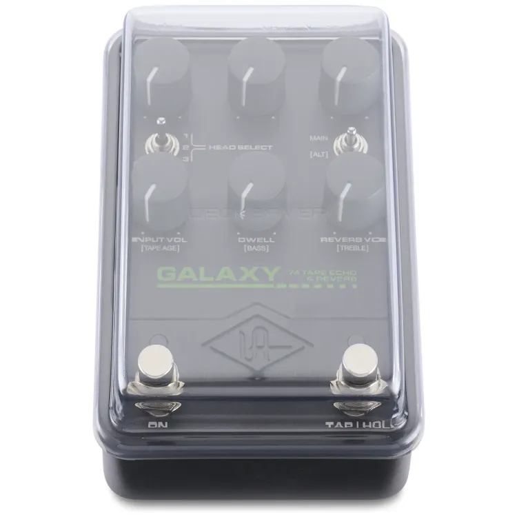 Vista superior del Universal Audio pedales UAFX de 2 switches con la tapa Decksaver puesta
