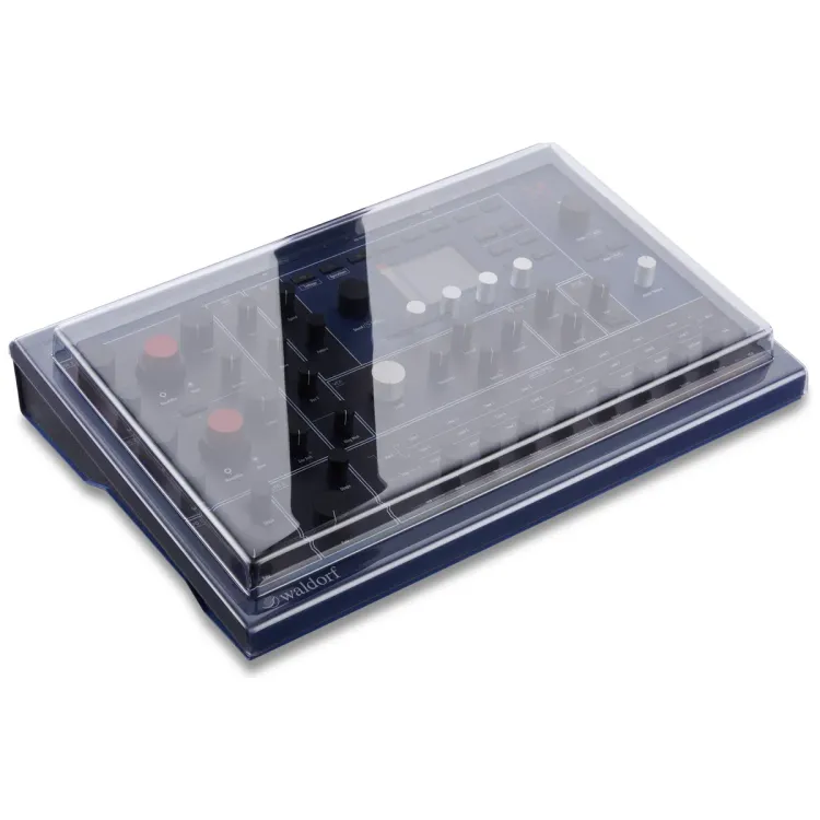 Tapa Decksaver puesta sobre el Waldorf Iridium, M y Kyra, vista en tres cuartos