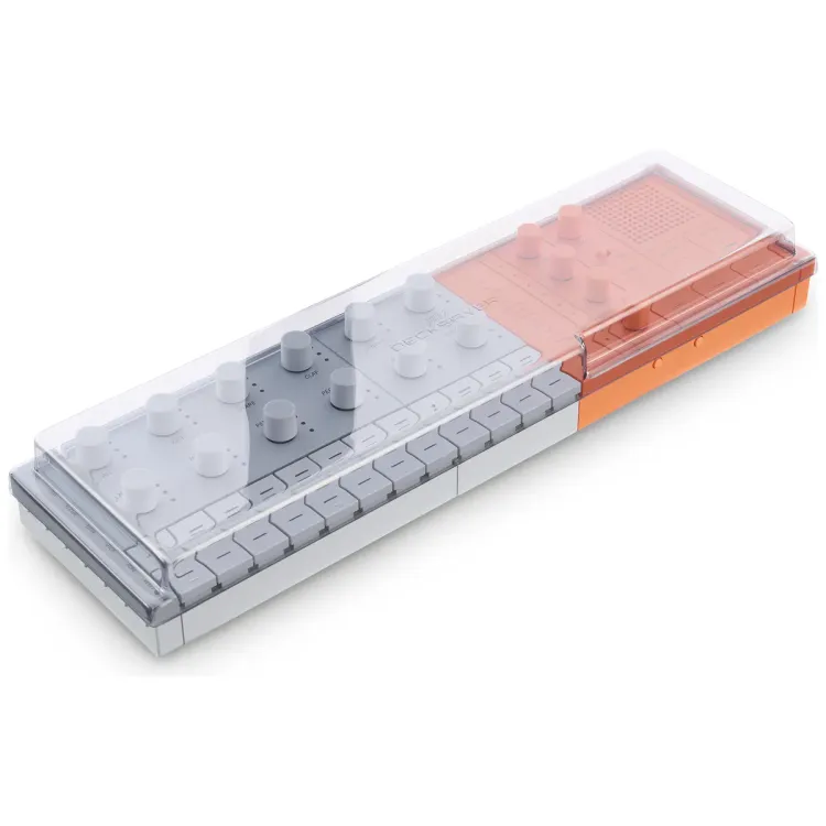 Tapa Decksaver puesta sobre el Yamaha SEQTRAK, vista en tres cuartos