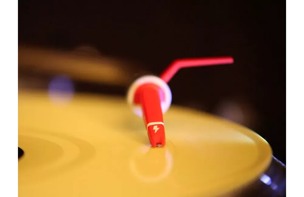 Cápsula Ortofon Concorde MKII Digital sobre un vinilo girando