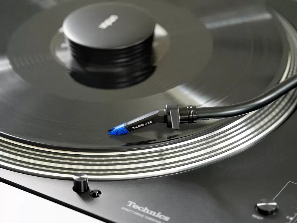 Cápsula Ortofon Concorde Music Blue en una tornamesa Technics