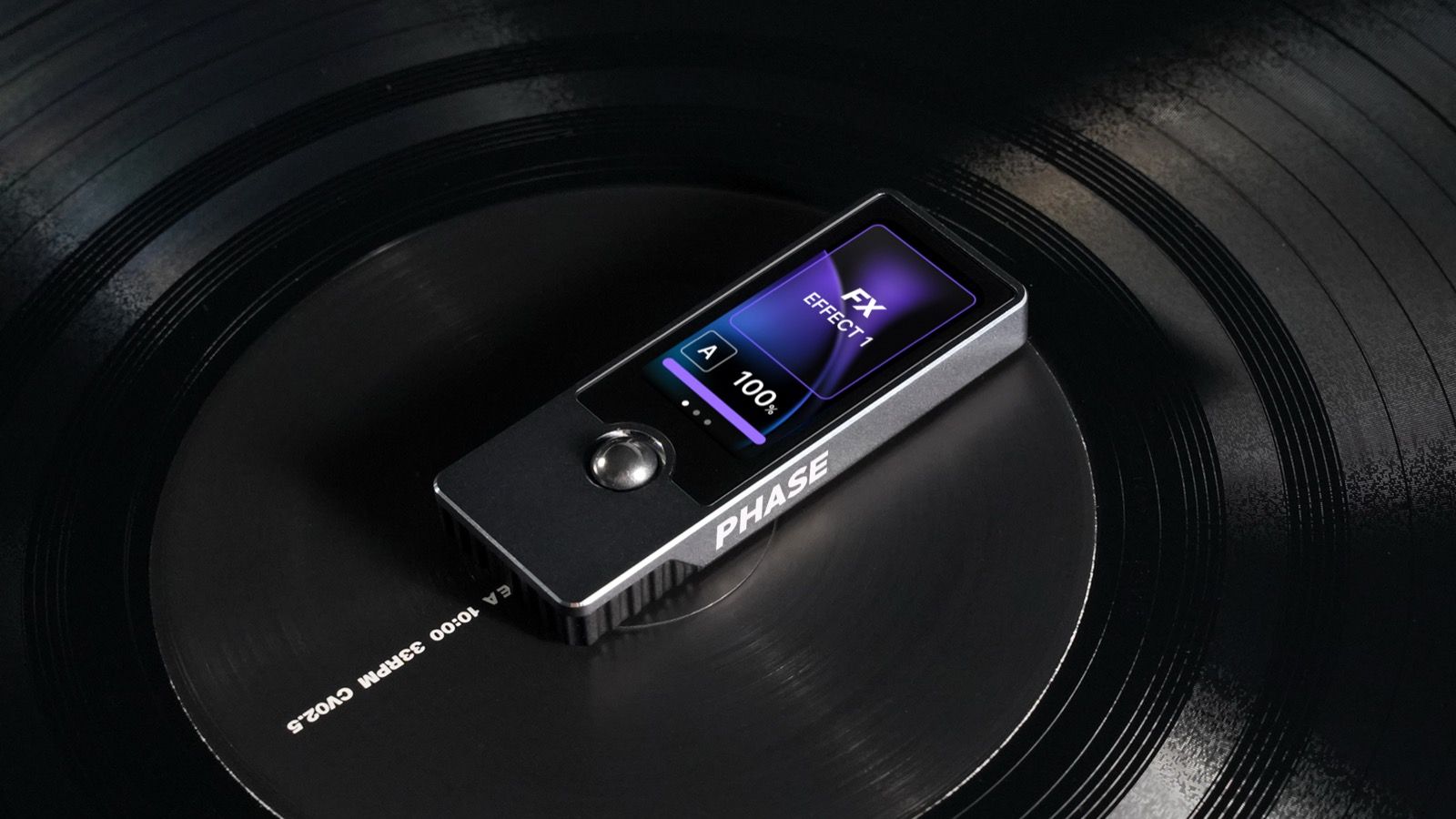 Remote de Phase Pro sobre un vinilo en la tornamesa