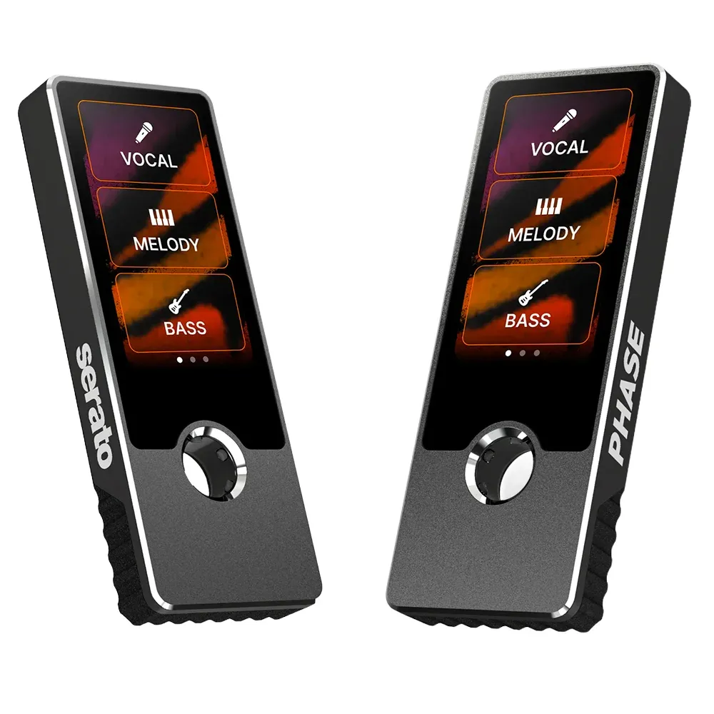 Dos Remotes de Phase Pro con pantallas OLED personalizadas (stems Vocal, Melody, Bass)