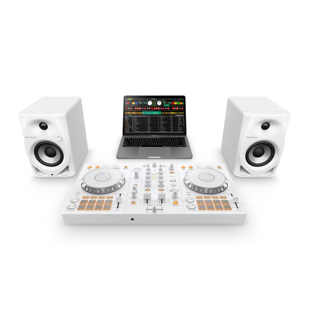 Pioneer DJ DDJ-FLX4-W blanco con laptop y monitores de estudio blancos