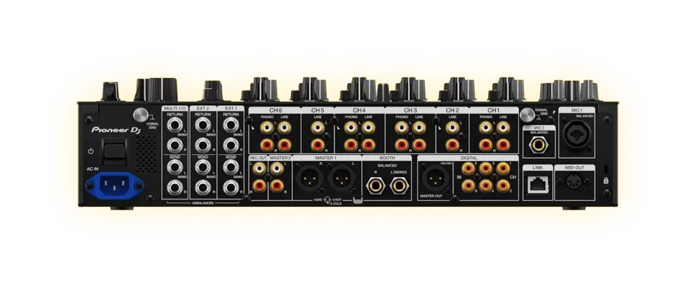 Panel trasero de conexiones del Pioneer DJ DJM-V10
