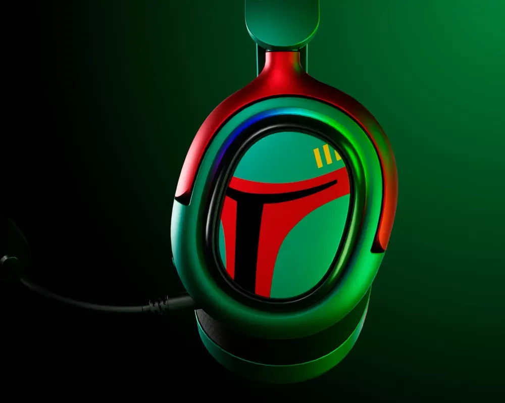 Detalle de la cápsula del Primus Arcus 380BT con el casco de Boba Fett y el anillo de luz RGB