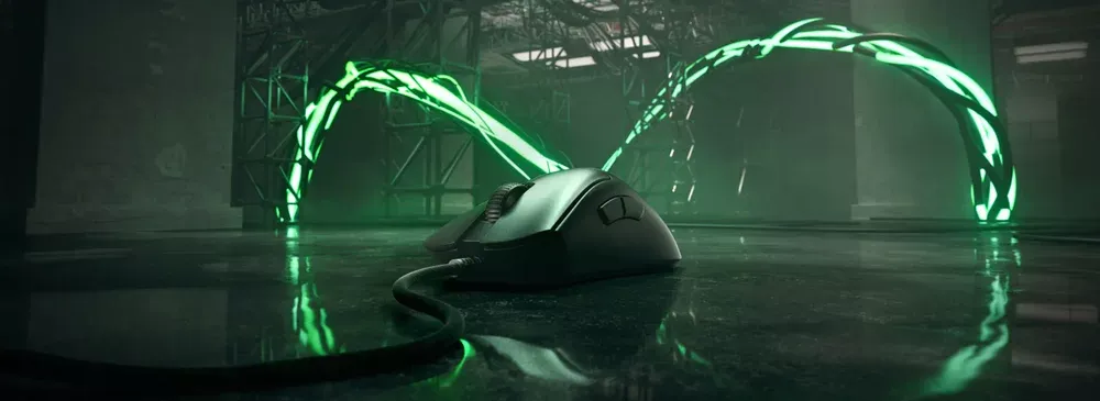 Razer DeathAdder V3 con estela de luz verde