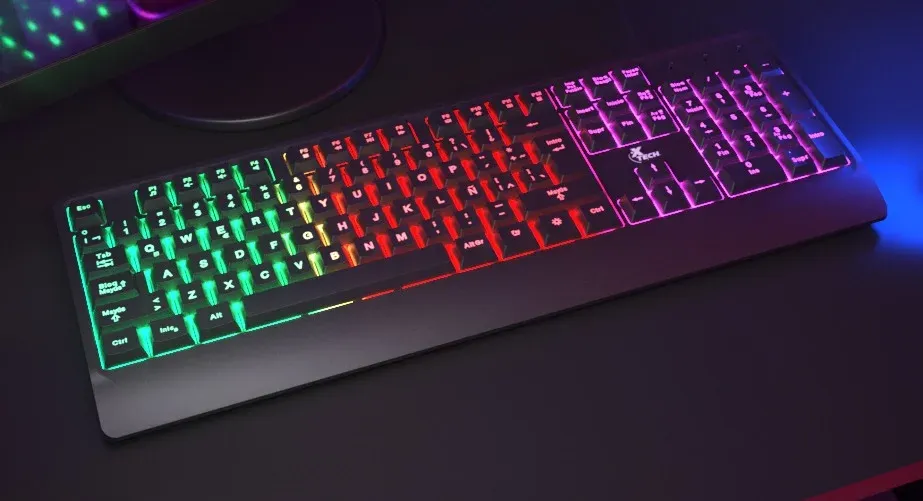 Xtech XTK-505S con la luz de fondo encendida